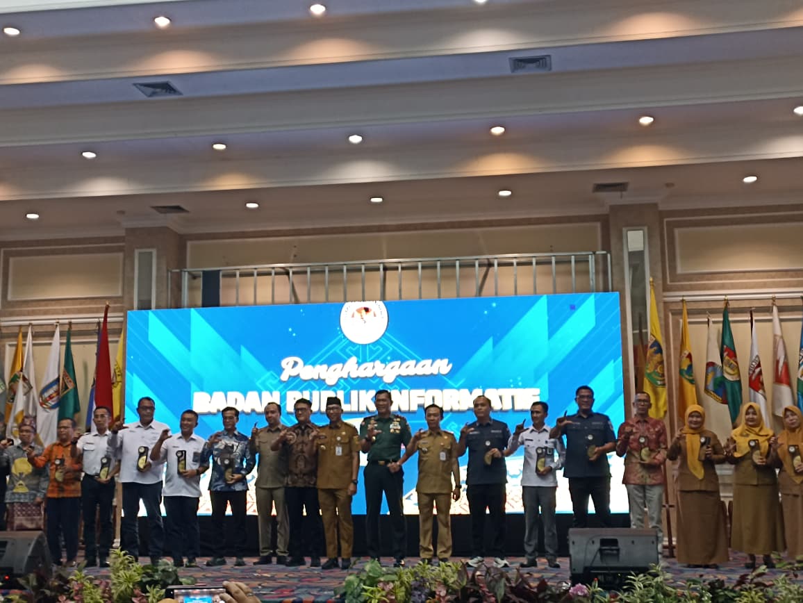 Penerimaan  penghargaan sebagai Badan Publik dengan kualifikasi “Informatif”  Tahun 2025